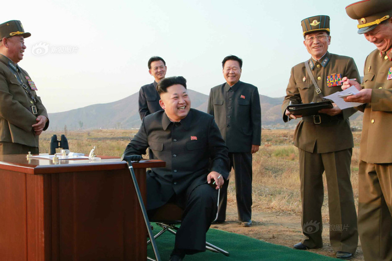 Illustration for article titled N. Korea's Dear Leader Gives MiG-29 Pilots Guidance On How To Fight